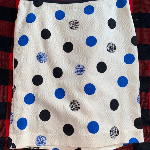 Talbots Dresses & Skirts - 🥳HP🥳 👸🏻Talbots Petite Med. Polka dot skirt